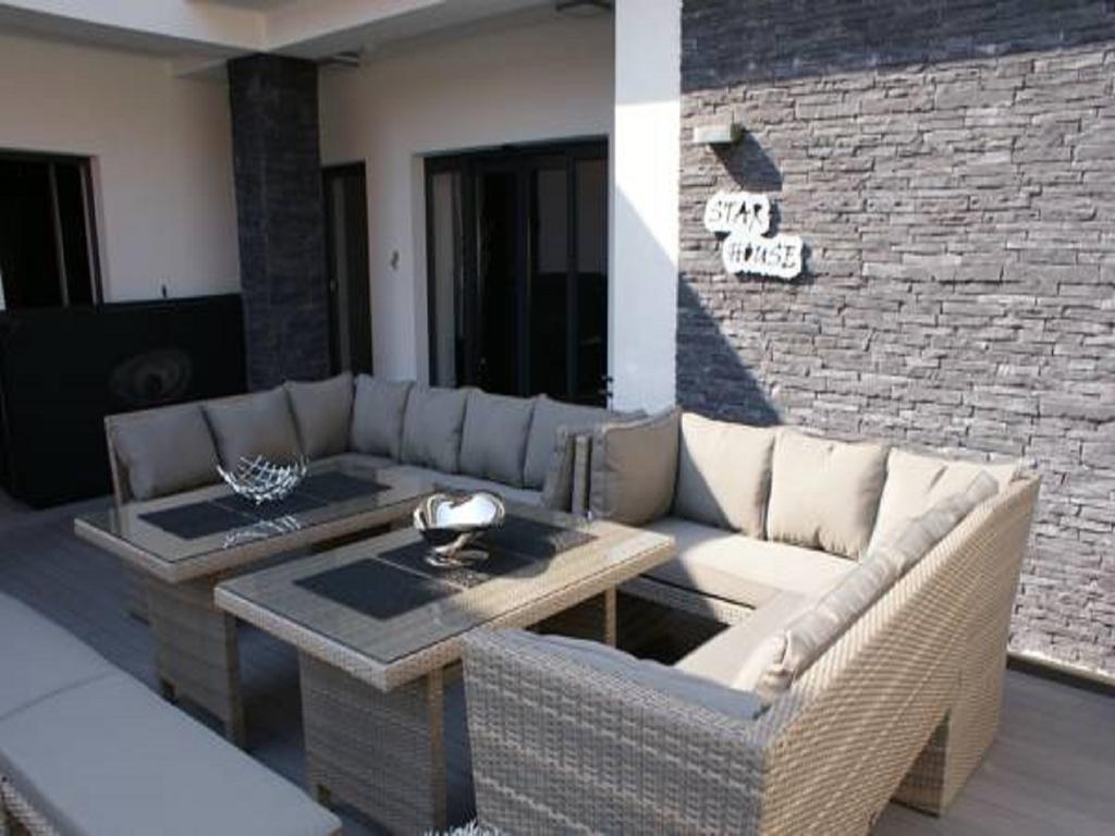 Villa Star House Hevlin Exterior photo